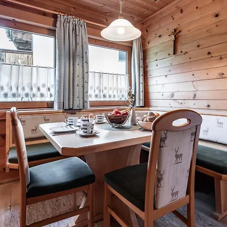 Holzknechthuette * Mayrhofen